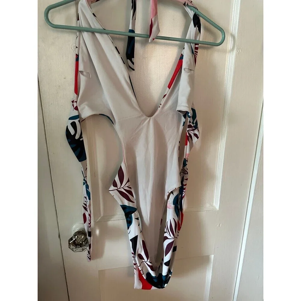 Women’s size 3X-Large Colorful Cut out Bathing suit